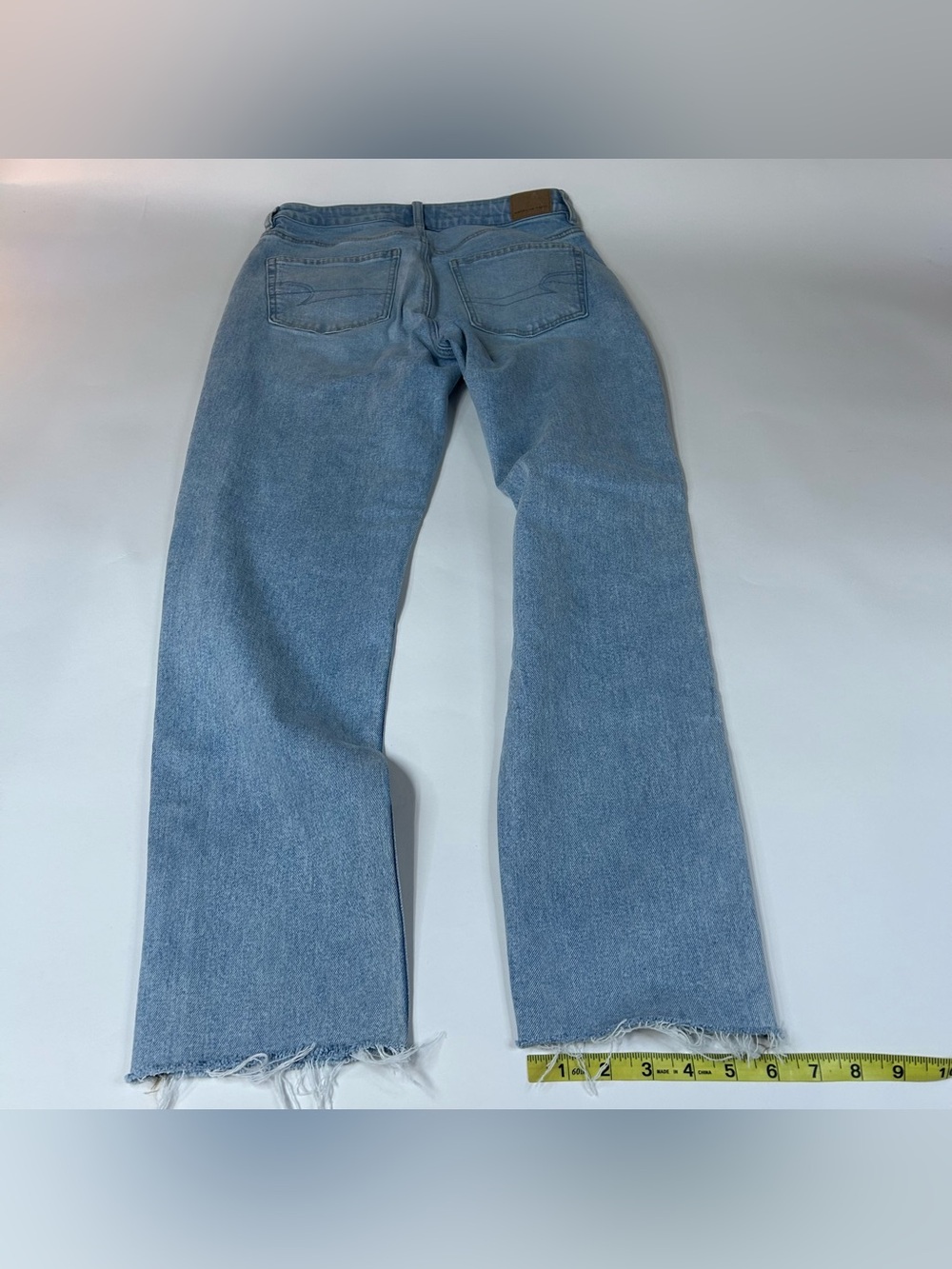 American Eagle Women’s Size 6 LONG Mom Jean Light Wash Denim Strigid Blue #1509 - Picture 10 of 11